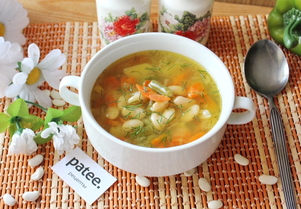 Суп с белой и зеленой фасолью