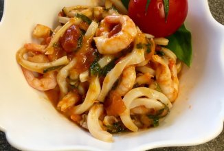 Морепродукты в томатно-сливочном соусе по-постному