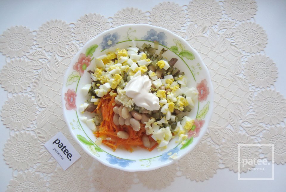 Салат с куриной печенью и маринованными огурцами - Шаг 11