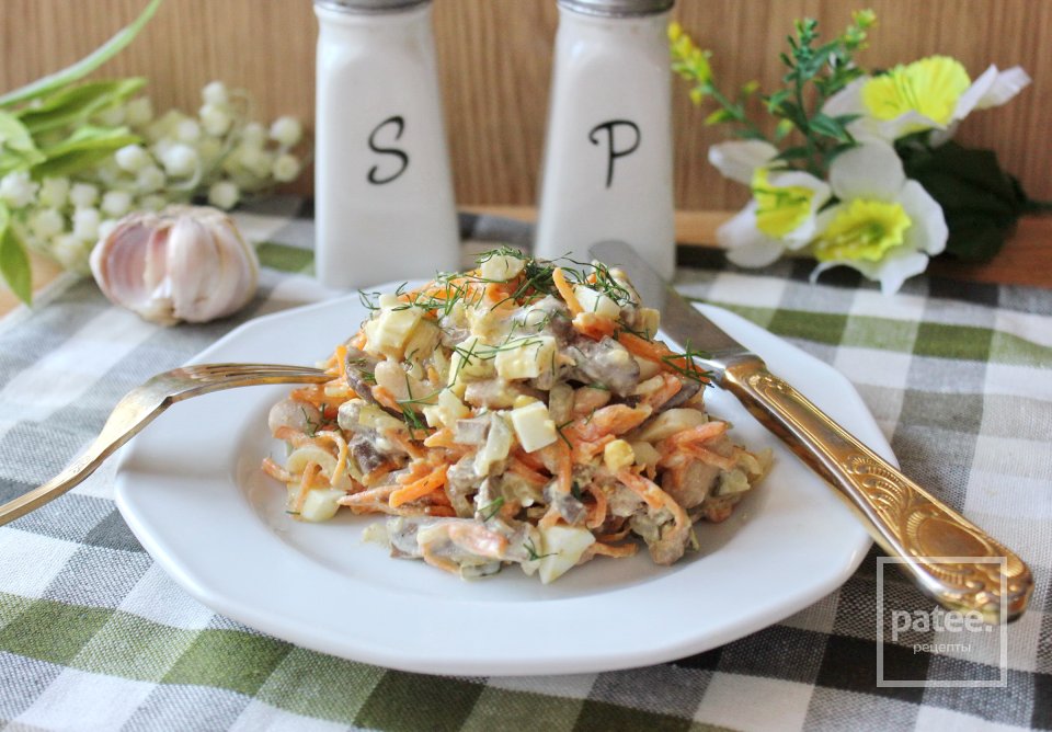 Салат с куриной печенью и маринованными огурцами - Шаг 14