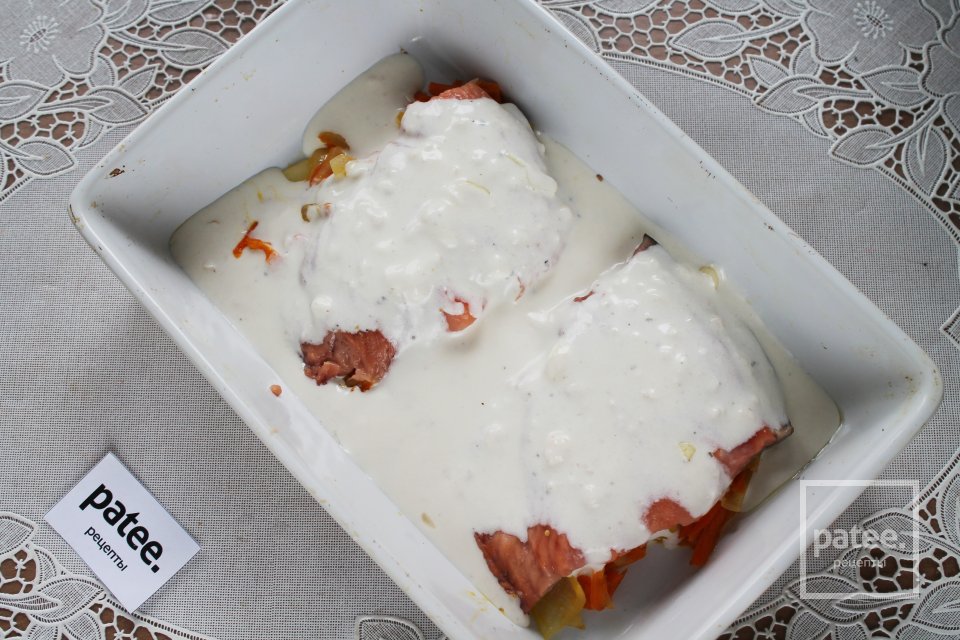 Горбуша в духовке с овощами и сыром - Шаг 11