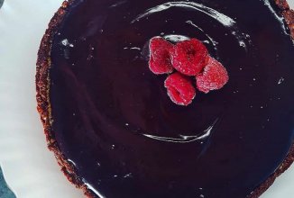 Шоколадный тарт с шоколадной глазурью и "заварным" кремом