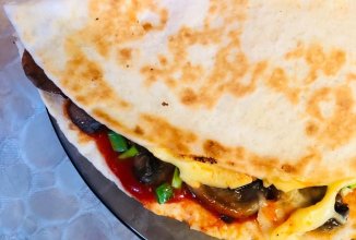 Грибная кесадилья.