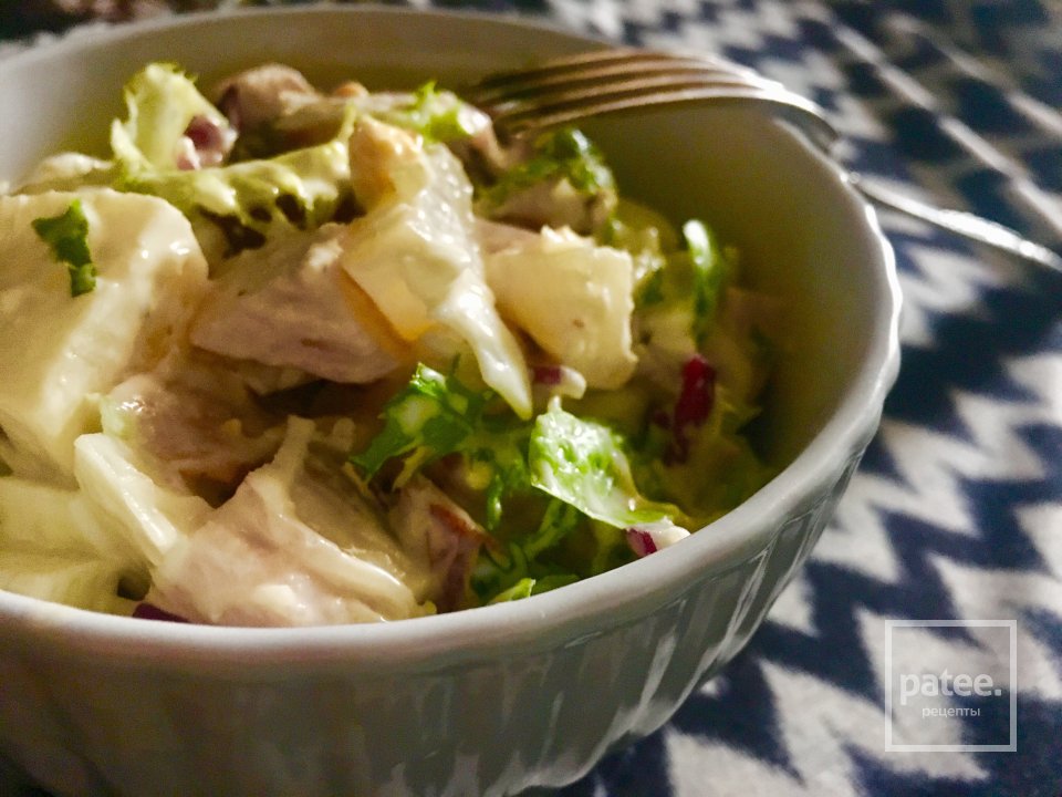 Оригинальный салат с ананасами и копчёной курицей. - Шаг 8