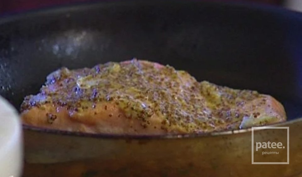 Теплый салат с семгой - Шаг 2