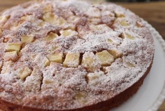 Яблочный пирог с корицей