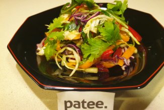 Овощной салат в азиатском стиле