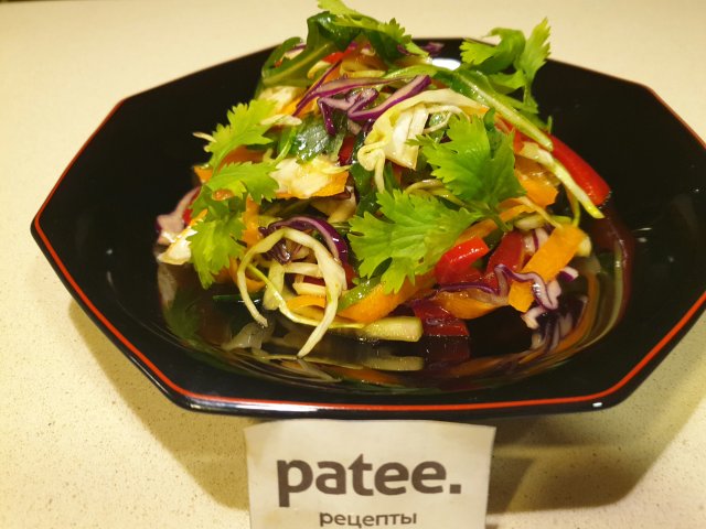 Овощной салат в азиатском стиле