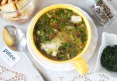 Легкий куриный суп с вермишелью и черемшой