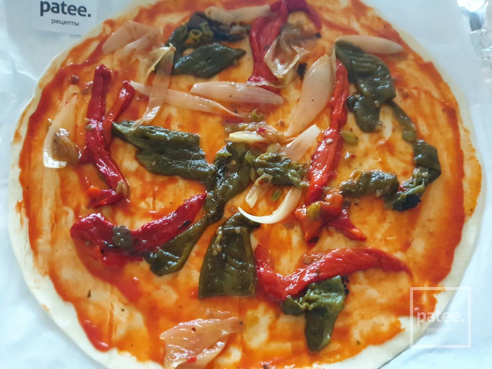 Пицца по-домашнему на слоеном тесте - Шаг 5