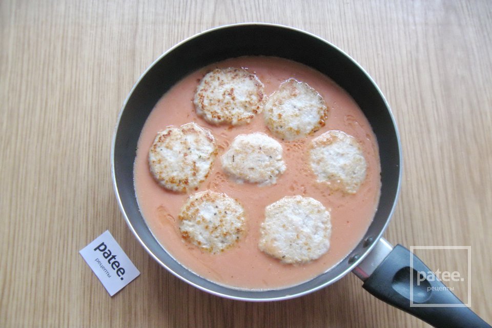 Куриные биточки с соусом - Шаг 10