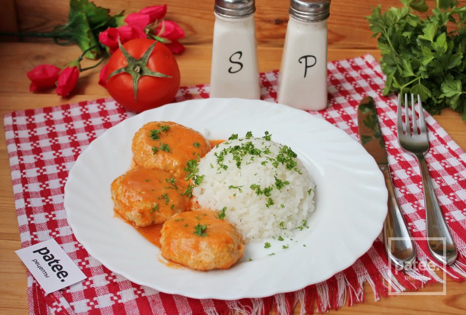 Куриные биточки с соусом - Шаг 12