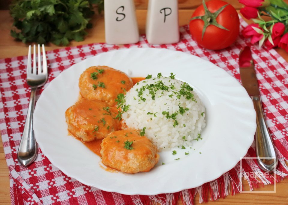 Куриные биточки с соусом - Шаг 13