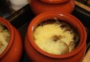 Картофель с мясом и сыром в горшочке