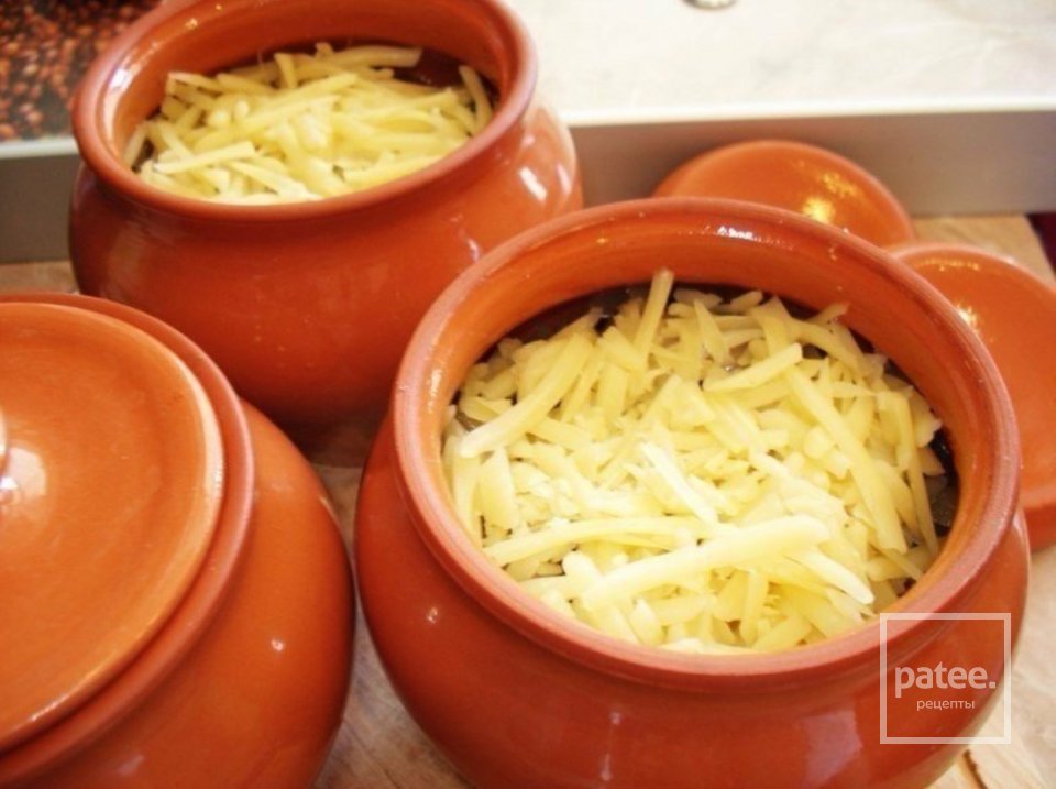 Картофель с мясом и сыром в горшочке - Шаг 4