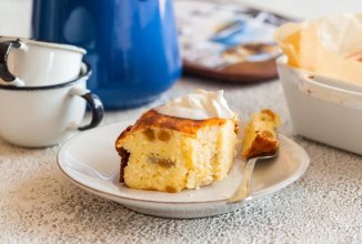 Творожная запеканка с изюмом