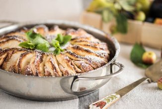 Творожная шарлотка с яблоками