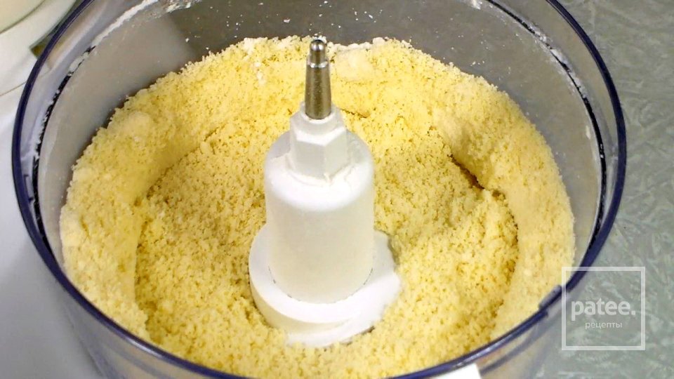 Пирог из песочного теста с джемом и орехами - Шаг 2