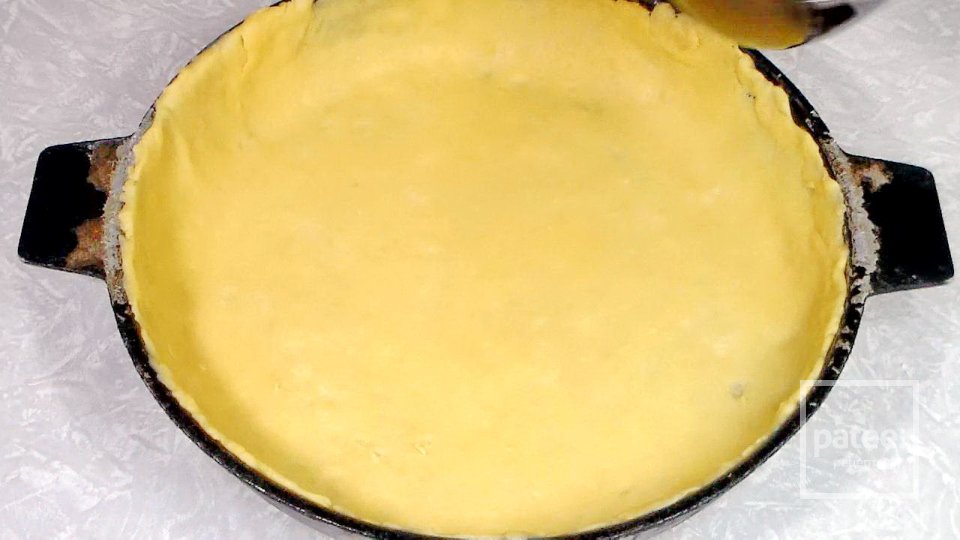 Пирог из песочного теста с джемом и орехами - Шаг 10