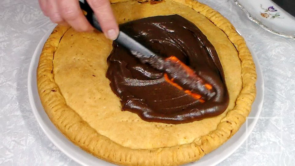 Пирог из песочного теста с джемом и орехами - Шаг 14