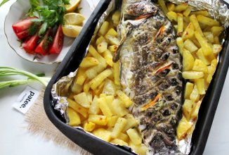 Карп фаршированный луком в духовке