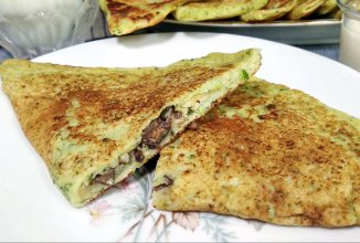 Чебуреки из кабачков с грибами и сыром