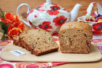 Кекс с изюмом и финиками