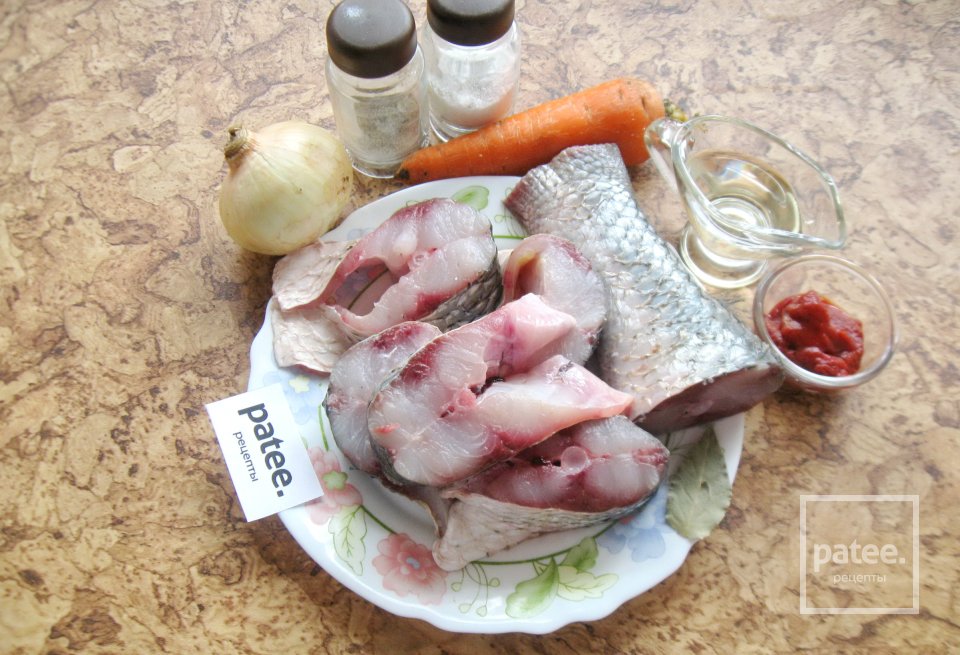 Пеленгас в томатном соусе - Шаг 1