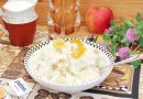 Молочная рисовая каша с яблоками и изюмом в мультиварке