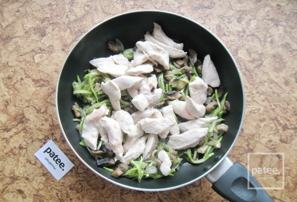 Фрикасе с грибами и кабачком - Шаг 8