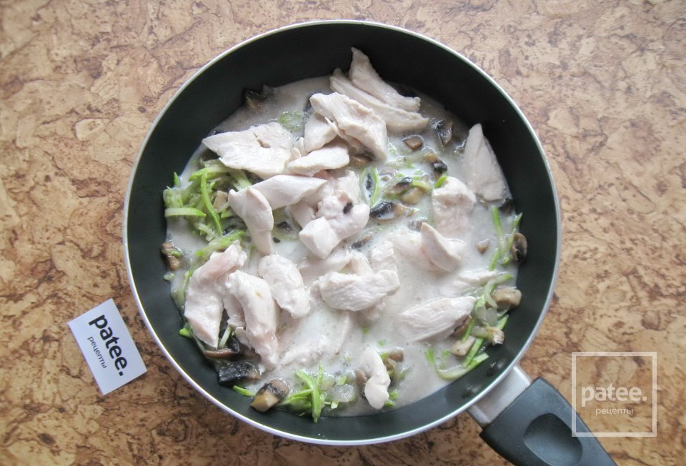 Фрикасе с грибами и кабачком - Шаг 9