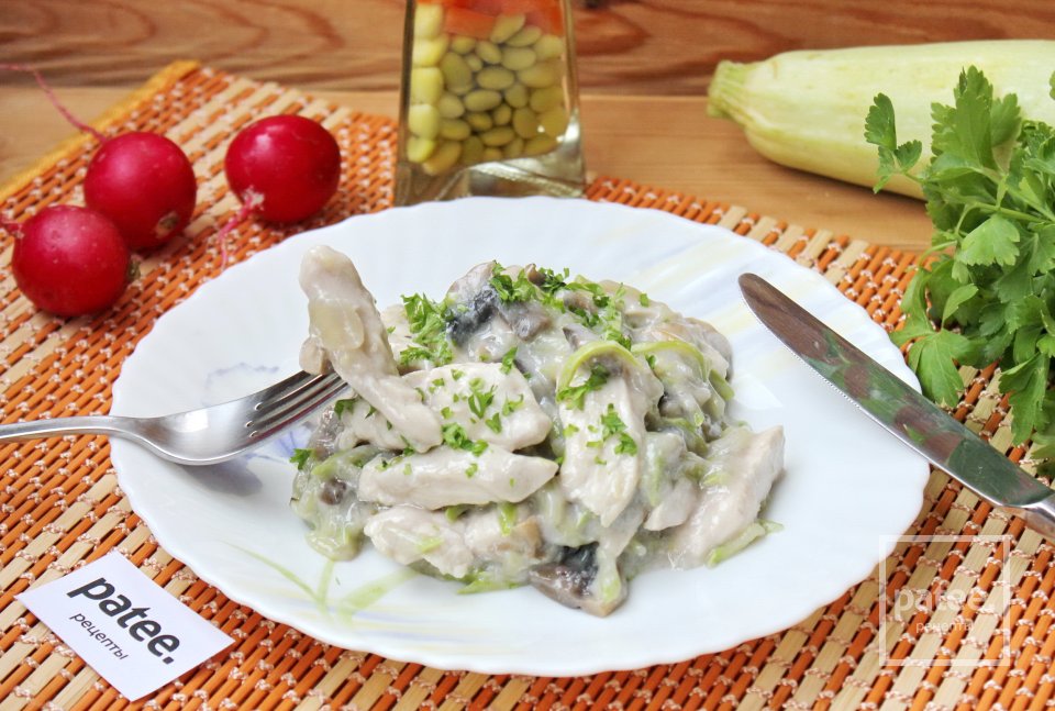 Фрикасе с грибами и кабачком - Шаг 11