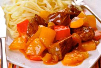 Ауасажьыеицарш – баранина, тушенная в луково-томатном соусе