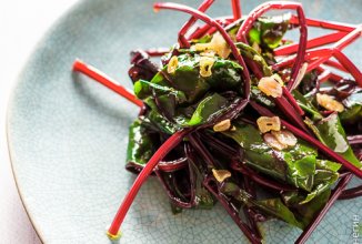 Капуста с грецким орехом