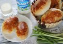 Пирожки с луком и яйцом из дрожжевого теста