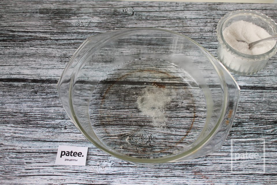 Пирожки с луком и яйцом из дрожжевого теста - Шаг 3