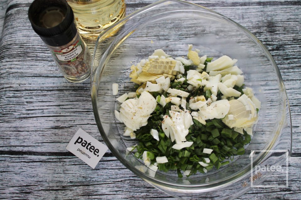 Пирожки с луком и яйцом из дрожжевого теста - Шаг 10