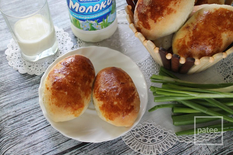 Пирожки с луком и яйцом из дрожжевого теста - Шаг 17