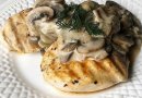 Куриная грудка в сливочно-грибном соусе