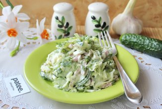 Салат с ветчиной и капустой