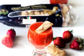 Полуничний смузі