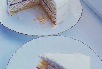 Миндальный торт с клубникой