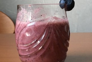 Коктейль Черничные Тропики