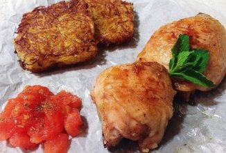 Куриные бедрышки в медово-апельсиновом маринаде и хрустящий хашбраун