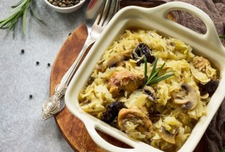 Индейка тушеная с черносливом