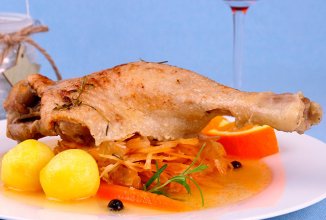 Утка с капустой в духовке