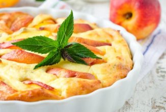 Запеканка с персиками