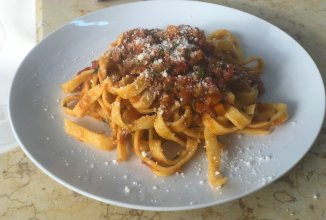 Tagliatelle alla bolognese (Тальятелле болоньезе)
