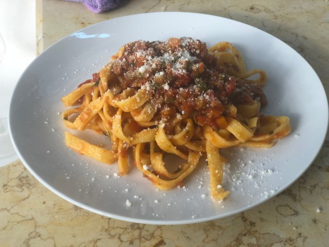 Tagliatelle alla bolognese (Тальятелле болоньезе)