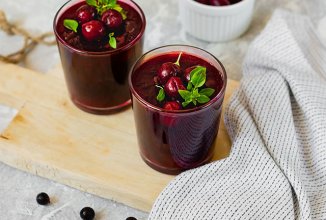 Желе из киселя с вишней и черной смородиной